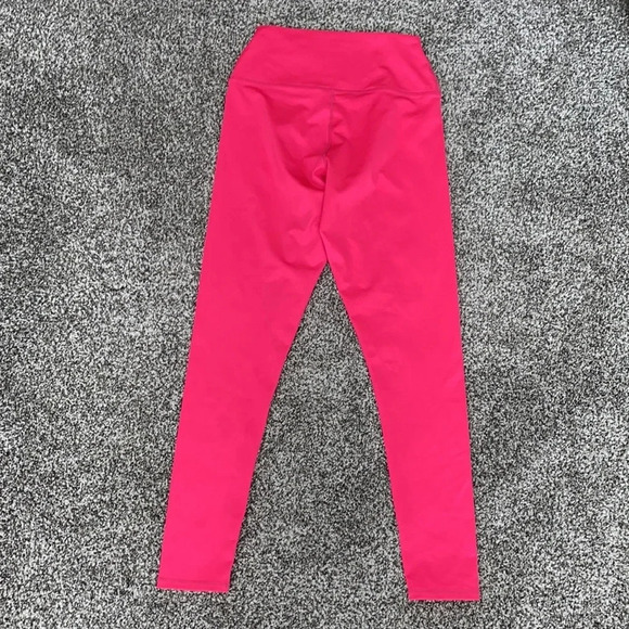 Alice + Olivia Activewear Leggings in Barbie Pink - Picture 3 of 3